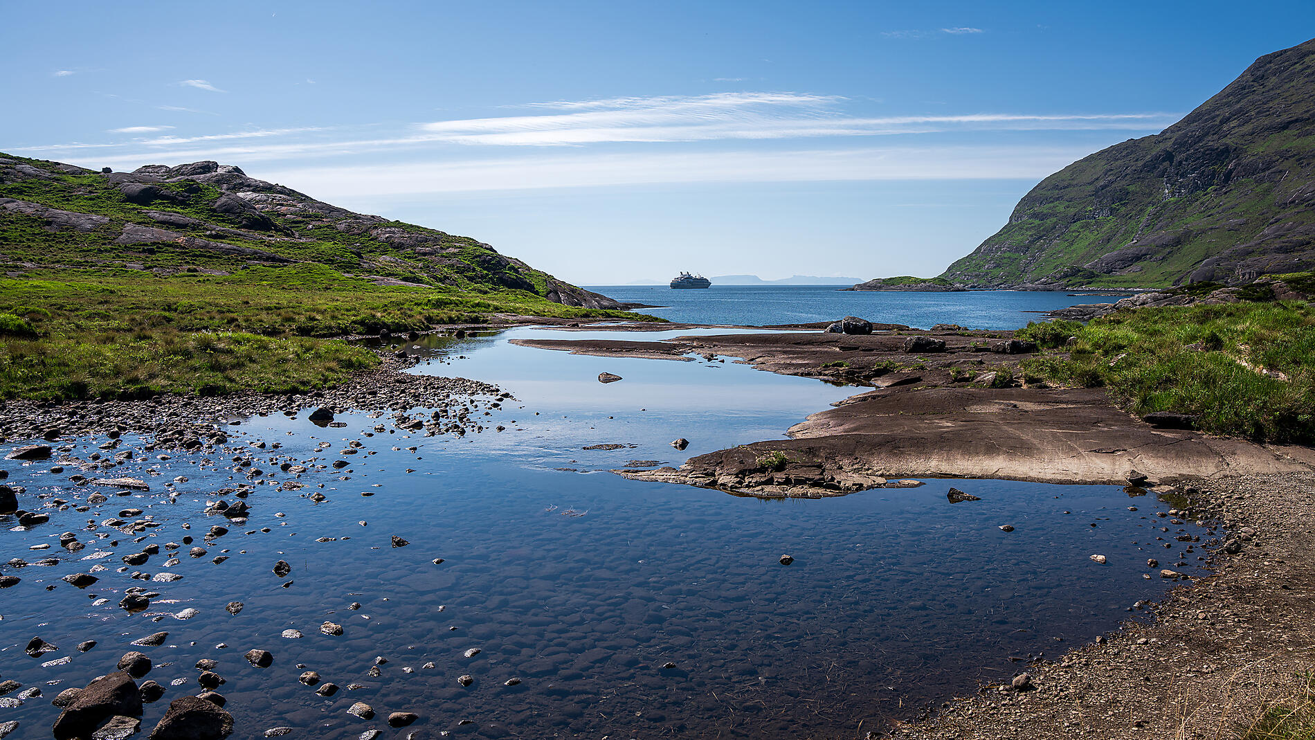 Hebrides and Highlands, lands of legends Hebrides and Highlands, lands of legends
