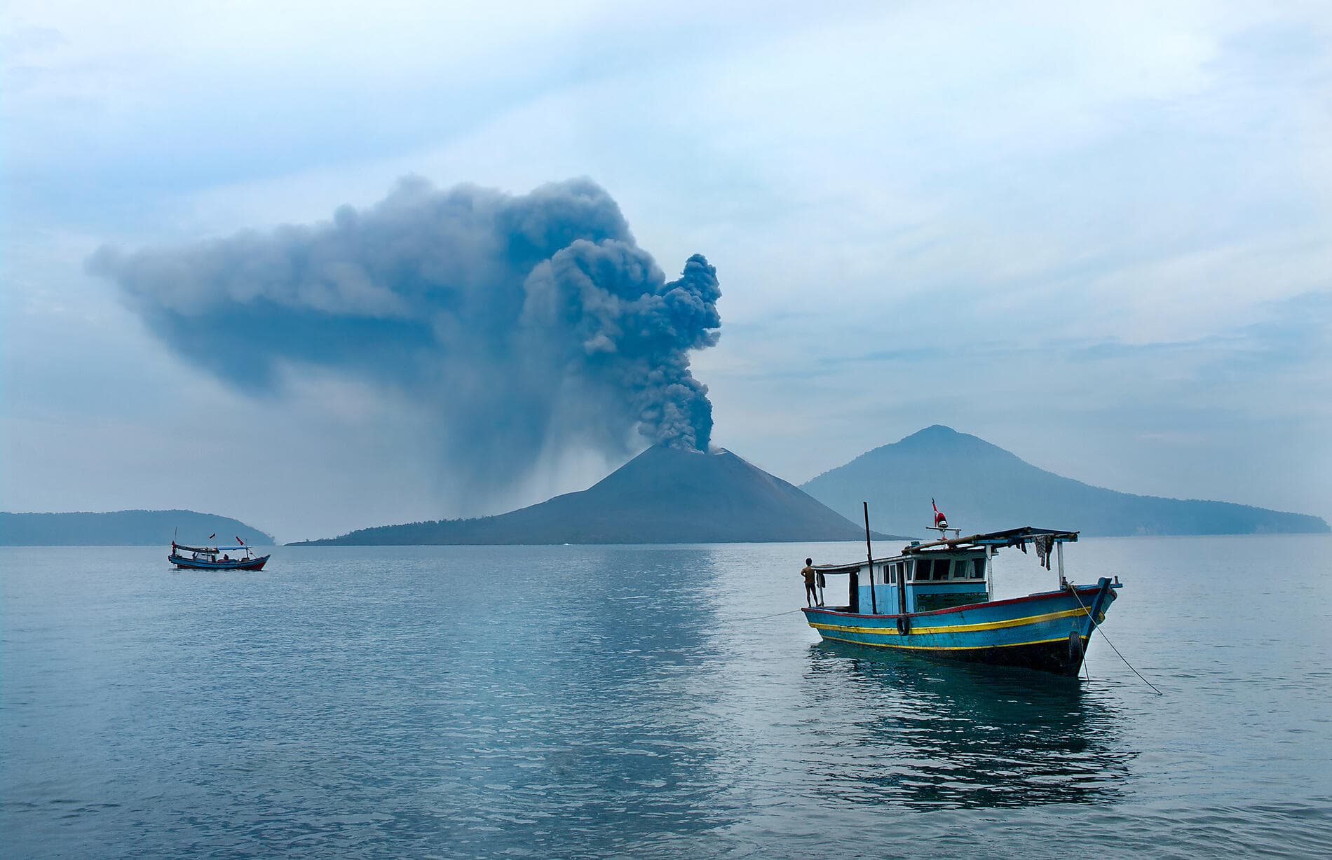 Indonesian Temples & Volcanoes 