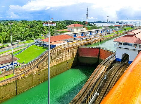 15 Dec 26 - Crossing the Panama Canal