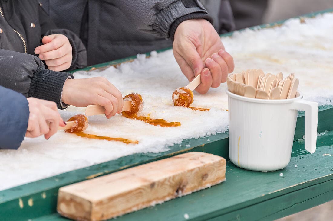 EXPERIENCE A CANADIAN SUGAR SHACK AND OVERVIEW OF MONTREAL (1 NIGHT)