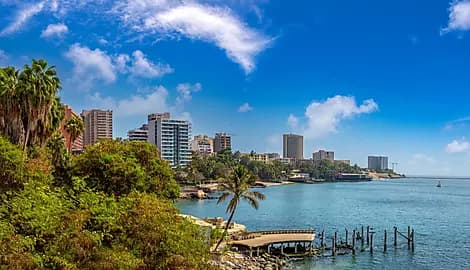 DAKAR BETWEEN PAST AND PRESENT
