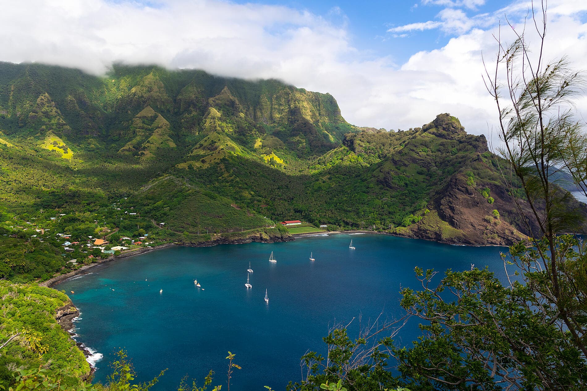 Marquesas, The Tuamotus & Society Islands 