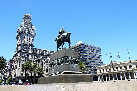 17 Mar 27 - Montevideo