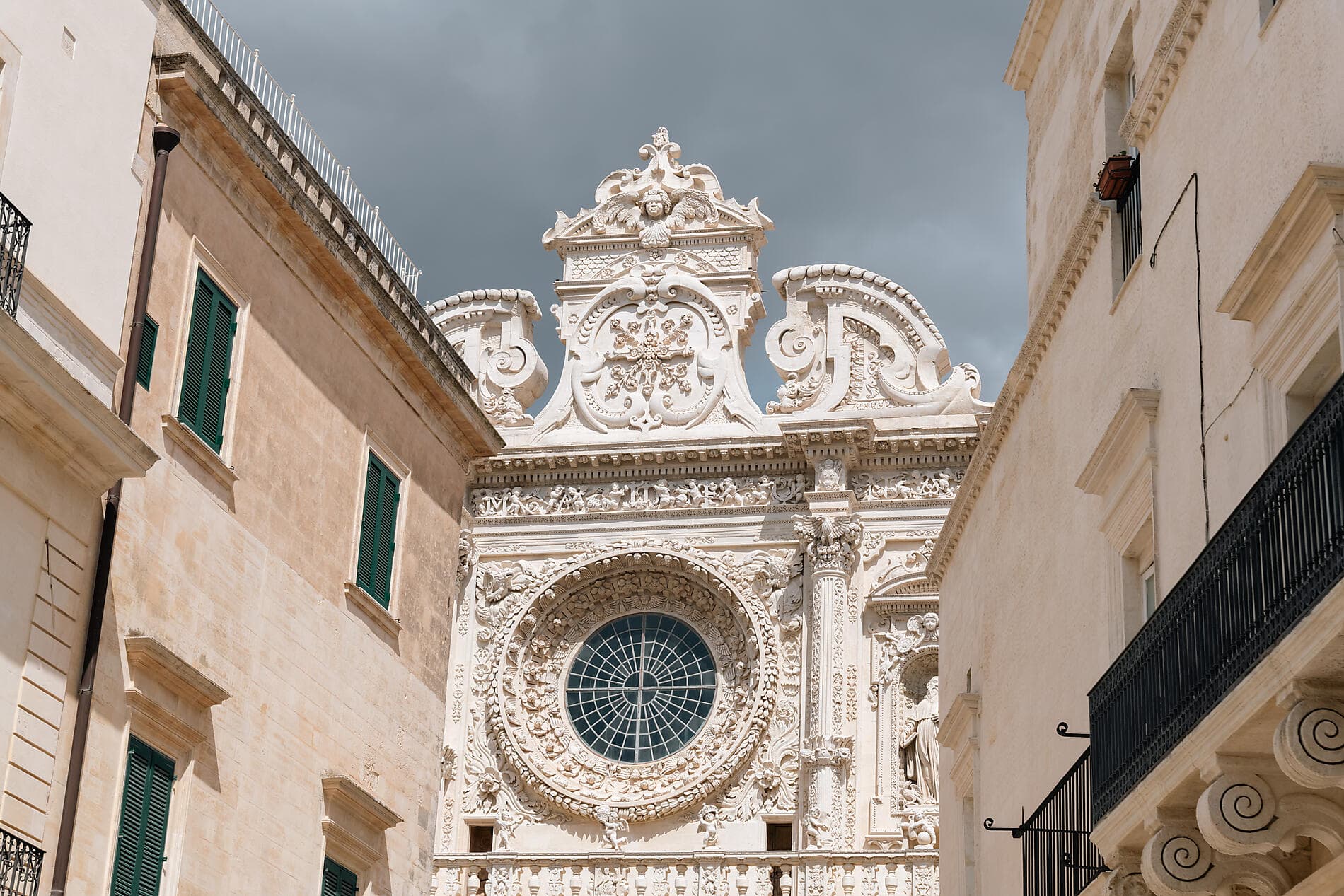 Escapade between Greek islands and Italian treasures 