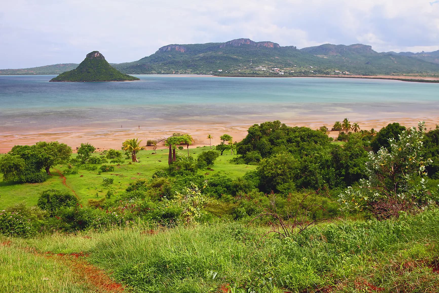 Madagascar and Seychelles: Natural Treasures of the Indian Ocean – with Smithsonian Journeys 